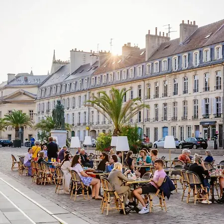 Le Castel D'Orne - Piscine Et Terrasse *